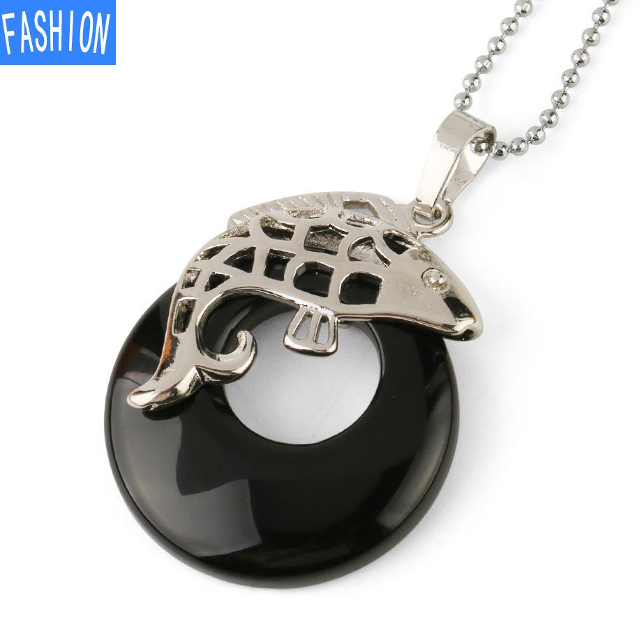 Творческий европейский и американский натуральный кристалл, ностальгическая безопасная пряжка с изображением кои, простое ожерелье с подвеской в ​​форме полой рыбы