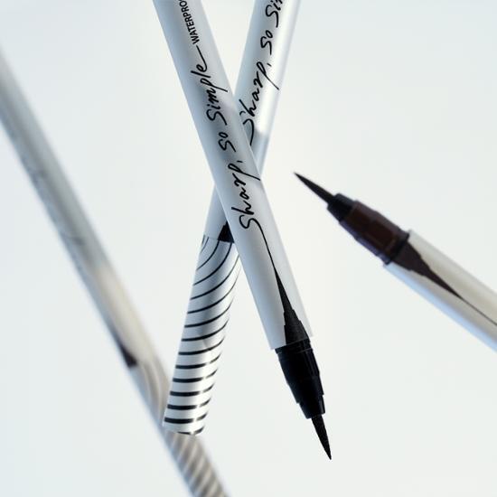 Clio Sharp So Simple Waterproof Pen Liner
