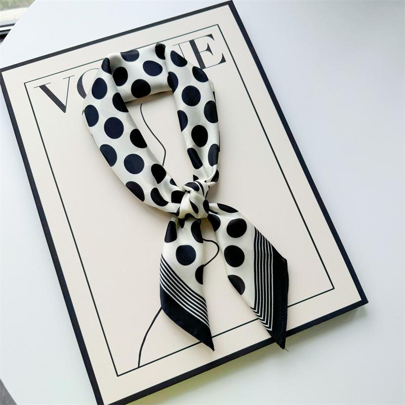 New Hundred Hundred Satin Letter Print Neckerchief 70×70 Silk Scarf Small Square Scarf High Sense of French Scarf