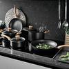 Batterie de cuisine - TOGNANA - Rock In Wood - Corps en aluminium - Poignées effet bois - 8 pièces - Noir