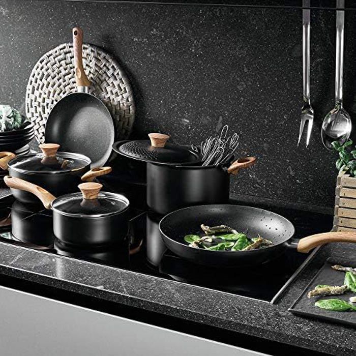 Batterie de cuisine - TOGNANA - Rock In Wood - Corps en aluminium - Poignées effet bois - 8 pièces - Noir