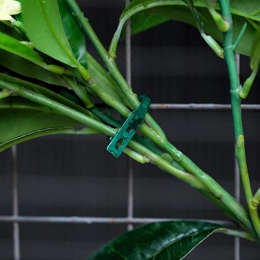 30 Pcs Green Adjustable Plant Ties Flexible Garden Plant Tie Multi-Function Sturdy Garden Plant Twist Tie Plastic Garden Ties Plant Support Tree Shrub