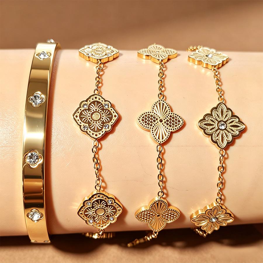 European Light Luxury Diamond Four-Leaf Clover 18K Gold-Plated Titanium Steel Bracelet Set