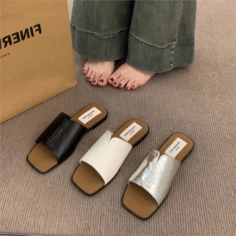 Корейские повседневные тапочки Dongdaemun, женская летняя одежда, новые туфли на плоской подошве с серебристым открытым носком