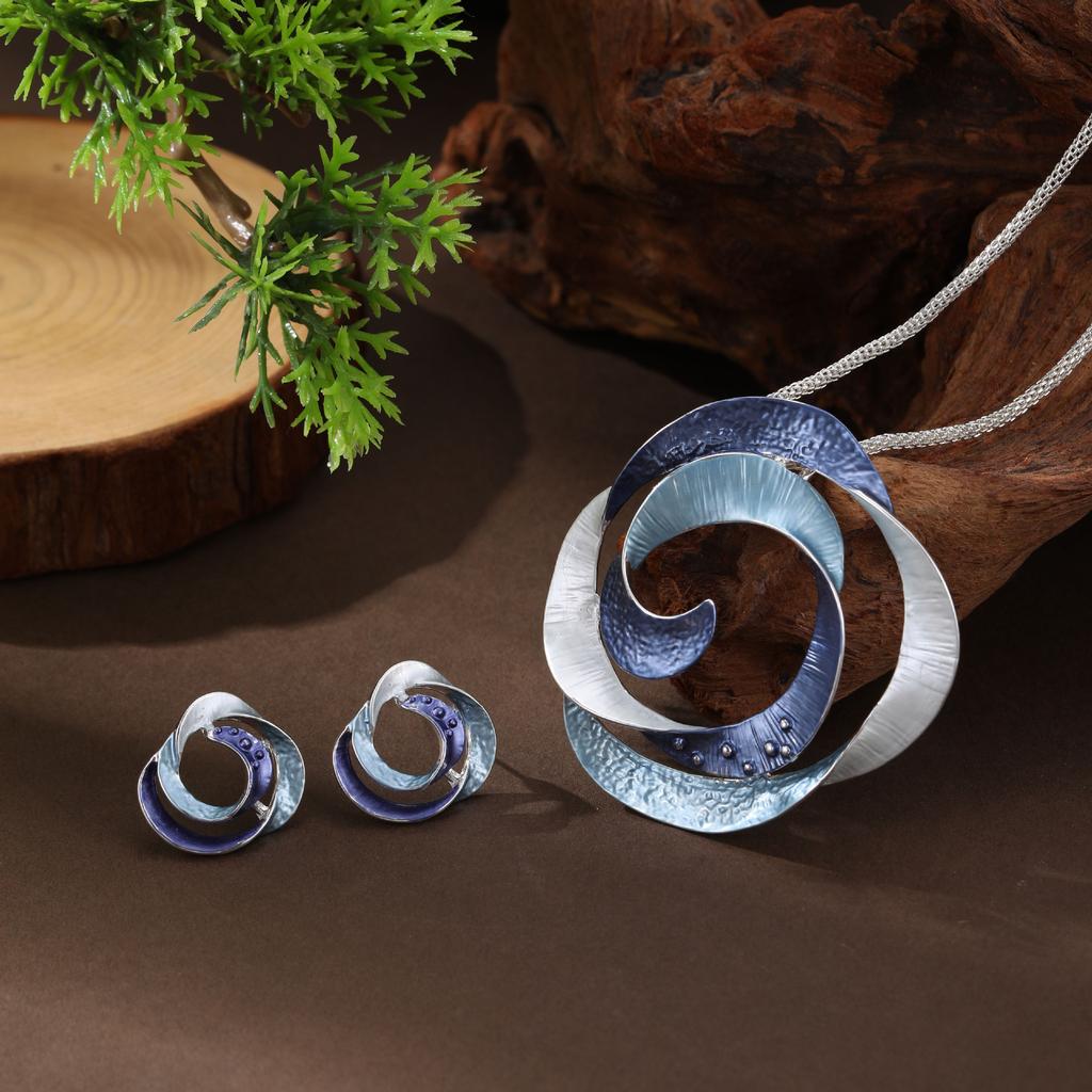 Новый эмалевый цвет полые серьги-пусеты с розой и подвеска, женская модная универсальная цветочная шейная цепочка