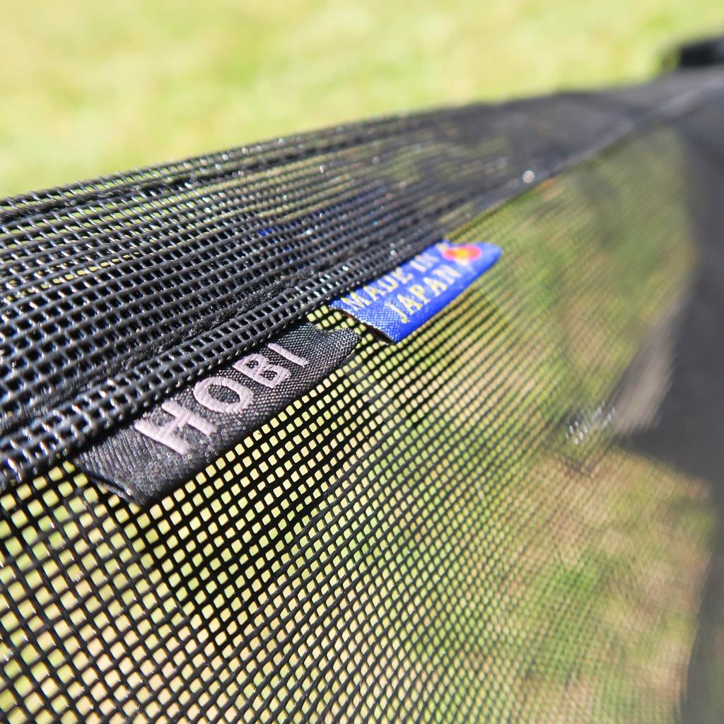 Сетка для передних штор HOBI 300 размером 300 x 182 см, соответствует стандартам огнестойкости Агентства по борьбе с пожарами и стихийными бедствиями и имеет 8 прочных люверсов военного образца