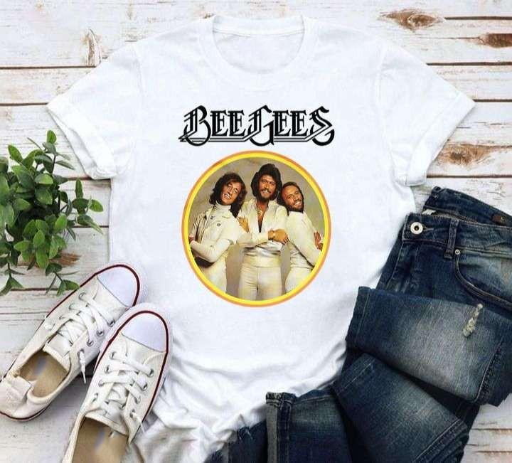 Музыкальная группа Bee Gees Белая Мужская Женская Футболка Все Размеры от S до 5XL AD400 Унисекс Футболка