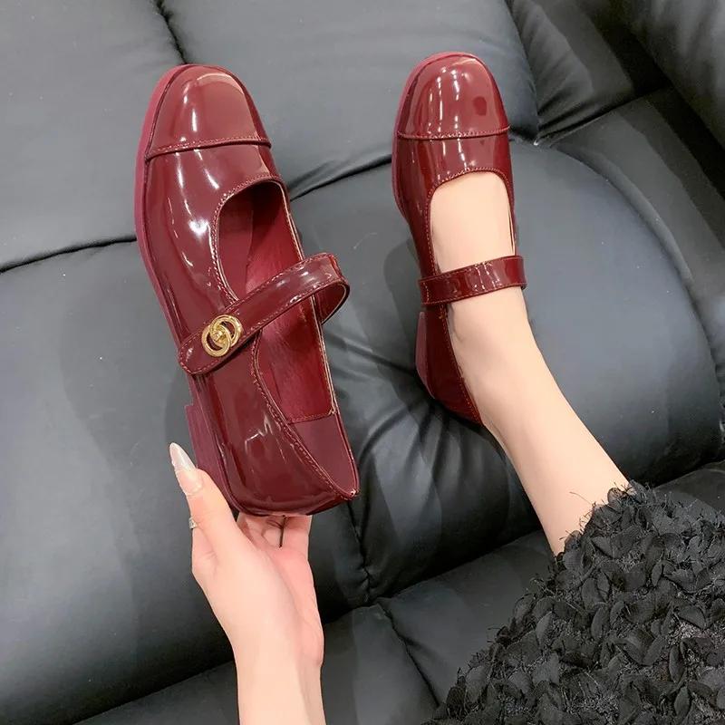 Мода 2024 года, новая осенняя элегантная женская роскошная дизайнерская мода, элегантное платье для ходьбы, обувь на низком каблуке с мелкой пряжкой для женщин