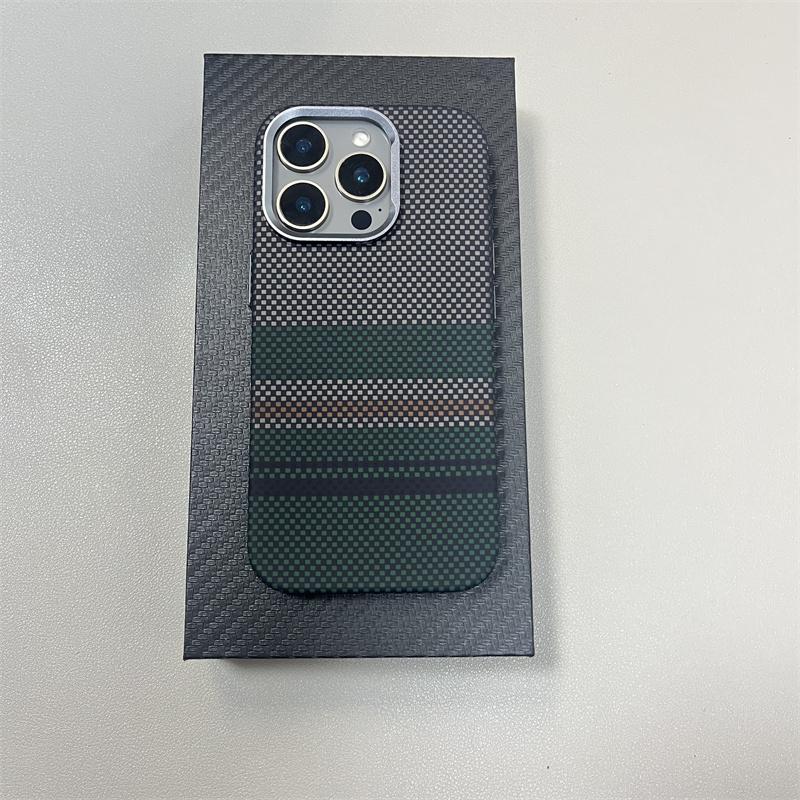 Чехол для MagSafe 16Pro из углеродного волокна с 3D-рельефом для iPhone 16 15 14 13 Pro Max, с беспроводной зарядкой, сплавленная линза, ПК, магнитная крышка