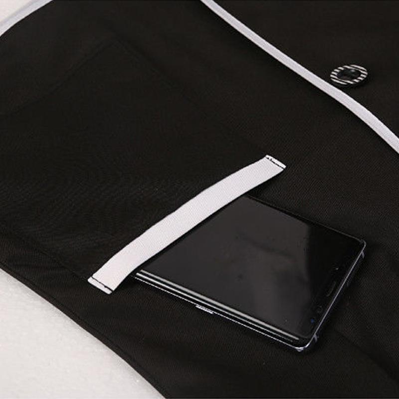 Детская школьная форма и хор учеников начальной школы с длинными рукавами, читающих школьную форму британских школьников