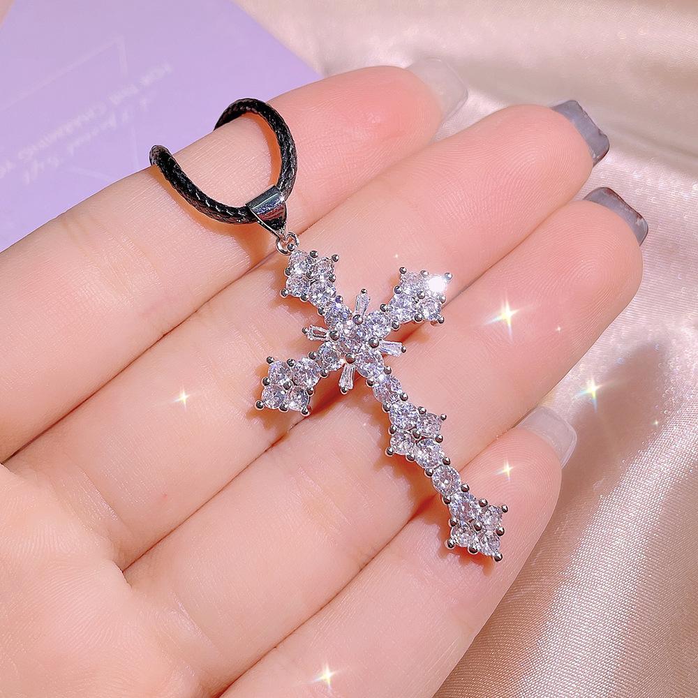 Cross Necklace for Women Simple Ins Cold Style Pendant Trendy Light Luxury Niche Design Clavicle Chain
