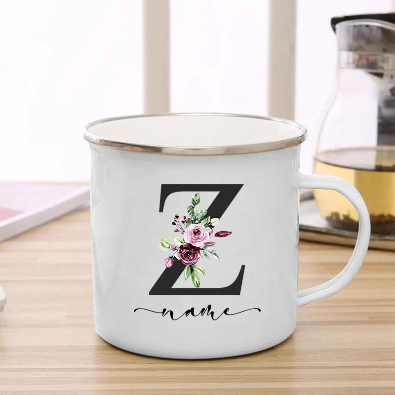 26 инициалов, черная буква, фиолетовый цветочный принт, эмалированная кружка, креативные кофейные чашки, дорожная чашка, персонализированные подарки, кружки для напитков