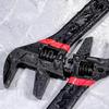 Прочный сантехнический ключ из легированной стали с большим зевом и короткой ручкой для эффективных работ по установке в ванной комнате