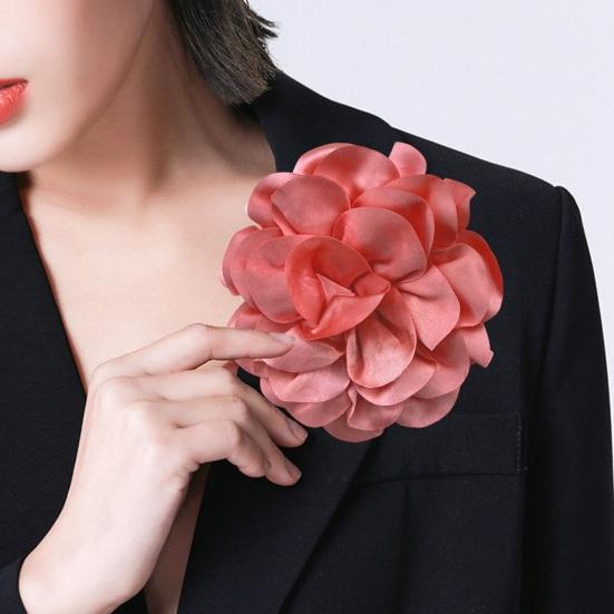 Французский стиль, брошь с большим цветком, гладкая атласная булавка с цветочным принтом, изысканная булавка для лацкана, женский и мужской аксессуар для званого ужина
