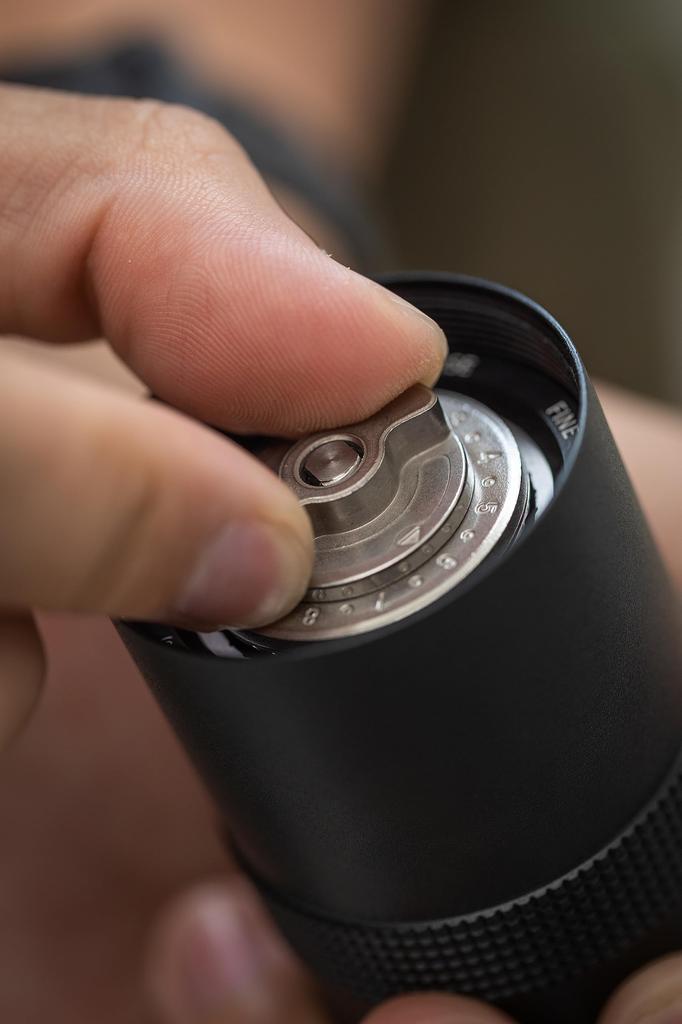 Кофемолка для кемпинга Camping Moon Coffee Mill, ручная кофемолка Solo Grinder S, коническая черная шестерня CC-115BK