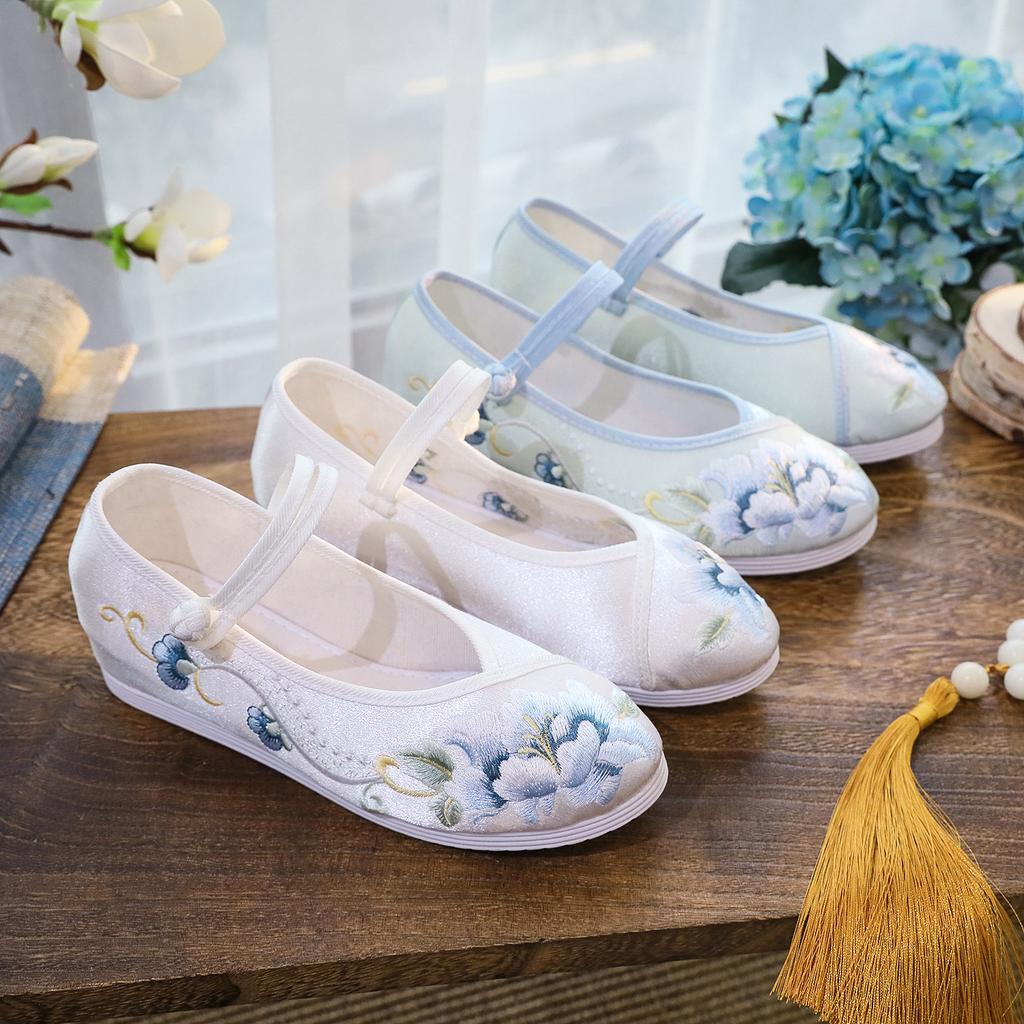 The Inner Height Is Increased by 3 Cm, and the New Antique Series Flat-heeled Round Head Low-top Embroidered Shoes Hanfu Shoes