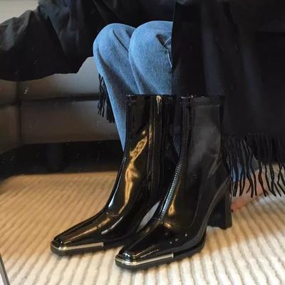 Французские маленькие мужские туфли на высоком каблуке с квадратным носком, темпераментные ботинки Мартин, новые ботинки из лакированной кожи осень-зима 2025, короткие ботинки на толстом каблуке