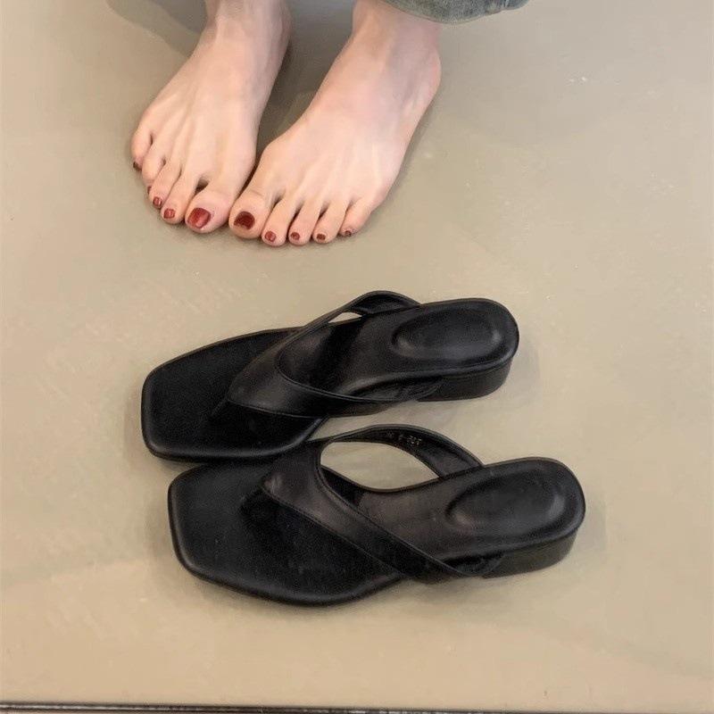 Niche Cool Slippers Women Wear Retro Temperament Simple Toe High Heel Thick Heel Sandals Women