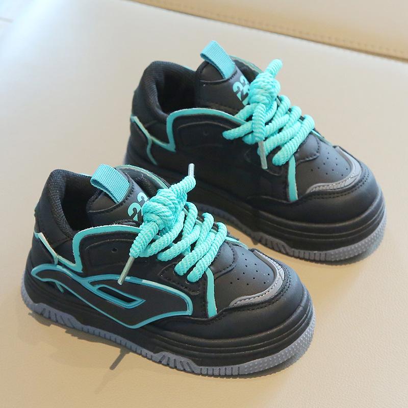 Детская спортивная обувь 2025 весна и осень повседневные кеды для мальчиков высокие кроссовки для девочек маленькие белые туфли мягкая подошва детские туфли-хлебцы одинарные
