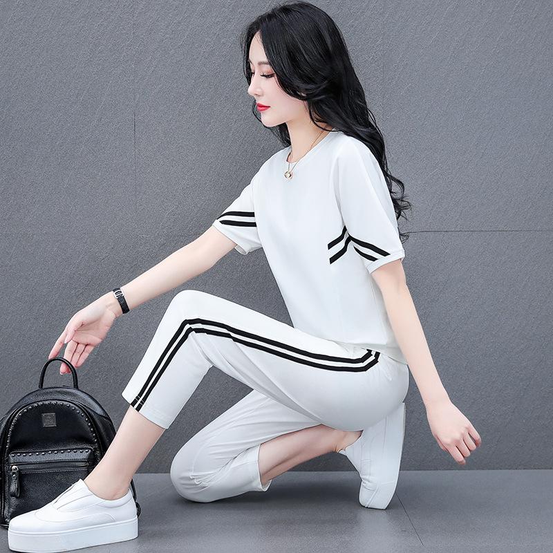 Женский летний модный хлопковый спортивный костюм: Рубашка «летучая мышь» и брюки средней длины