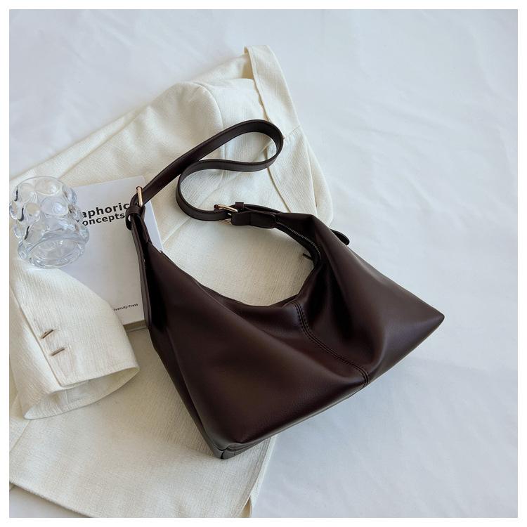 Soft Leather One Shoulder Messenger Bag Women's 2025 New Fashion Retro Dumpling Bag Large Capacity Tote Bag