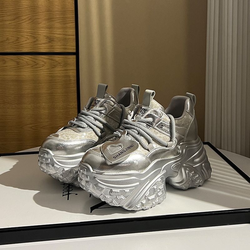 Платформенные кроссовки для женщин, новые универсальные, с внутренней высотой, маленькие маффины, повседневная модная женская обувь