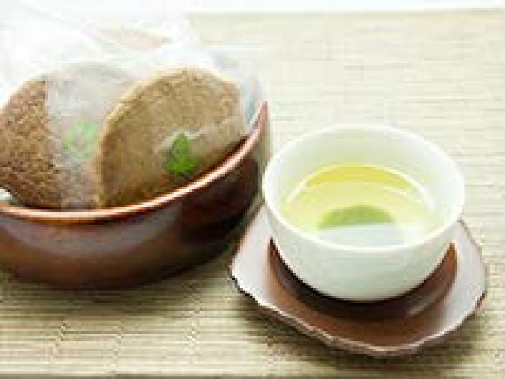 Чай из шелковицы SARAKUWA, приготовленный из шелковицы, выращенной гидропонным методом в префектуре Нагано. «Mulberry Kanro» — без пестицидов (60 пакетиков)