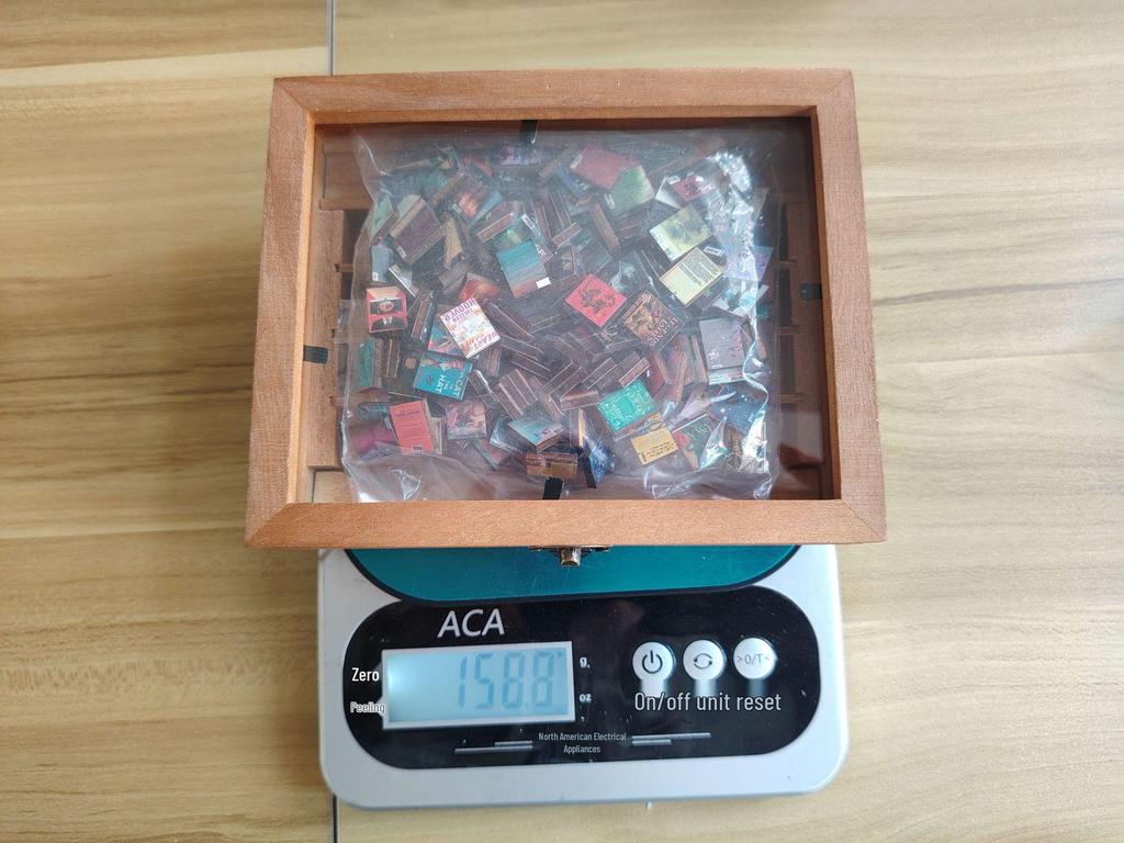 Cross-Border Anti-Anxiety Bookshelf Ornament: Creative Decompression Gift