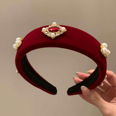 Новогодний лимитированный: Красная Бархатная Жемчужная Повязка на Голову - Стройнящий, Стильный Высокий Топ для Женщин