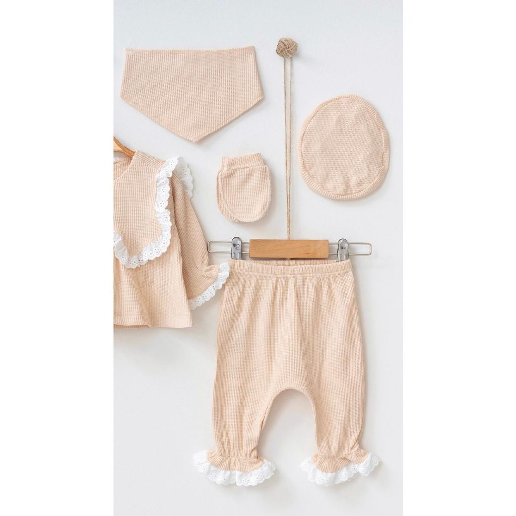 Комплект из 5 предметов для новорожденных 0–3 месяцев цвета бежево-бежевого цвета с фестончатым узором Hospital Release для девочек