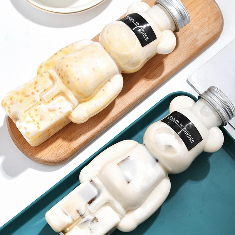 Мультяшная бутылка чая с молоком, кукольный медведь в форме прозрачной утолщенной бутылки сока