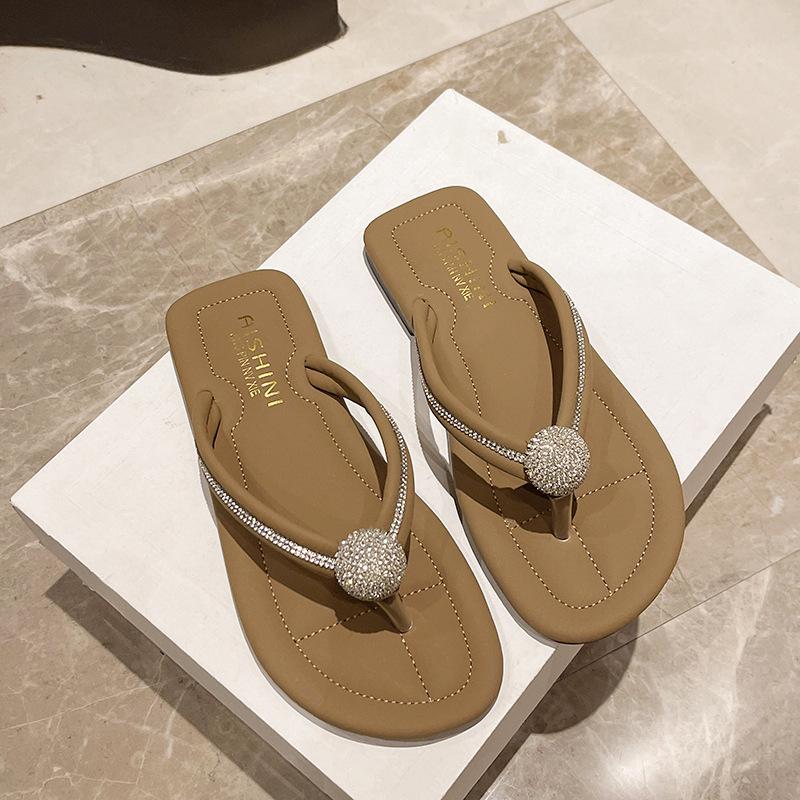 Пляжная обувь на плоской подошве, крутые тапочки, женские новые тапочки интернет-знаменитости, женские летние уличные шлепанцы, сандалии со стразами женские