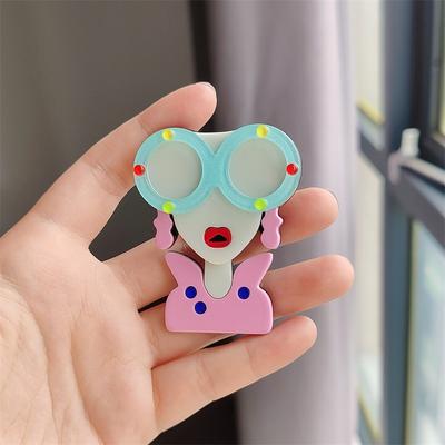 Творческая и забавная мультяшная брошь в виде девушки, модная булавка, подвеска на сумку, ювелирные аксессуары