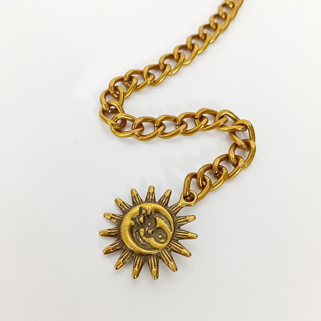 Fashion Vintage Gold Chain Belt Female Goth Moon Metal Designer Belts For Women High Quality Female Waist Tassle Goth Dress Cors