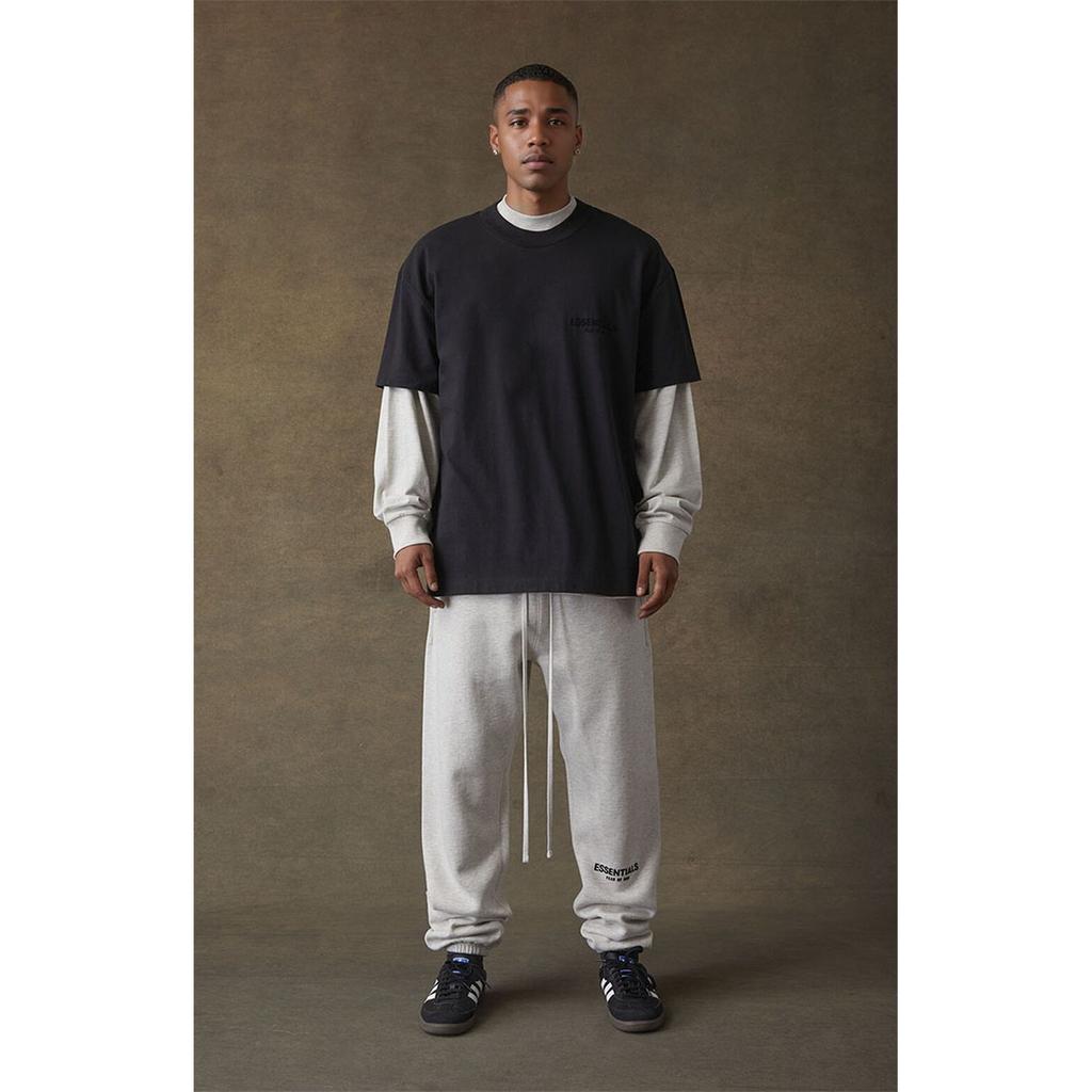 Fear of God Essentials Короткий рукав SS21 с логотипом, унисекс, черный FOG-SS21-629