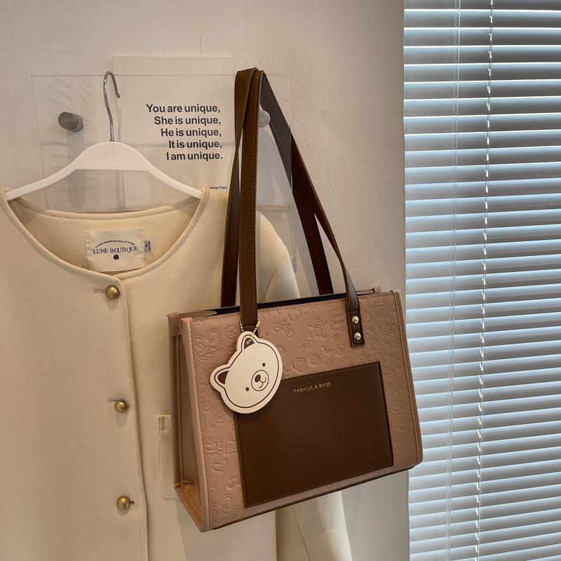 Сумка премиум-класса большой вместимости женская новая весенне-летняя сумка на плечо/подмышку повседневная дорожная сумка-тоут