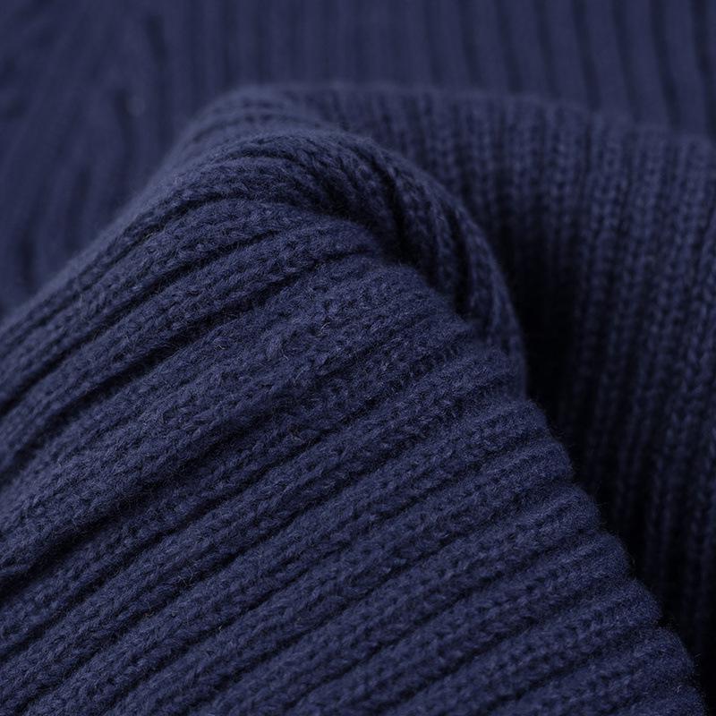 2024 Winter Women's European & American Fashion Round Neck Button-Embellished Sweater