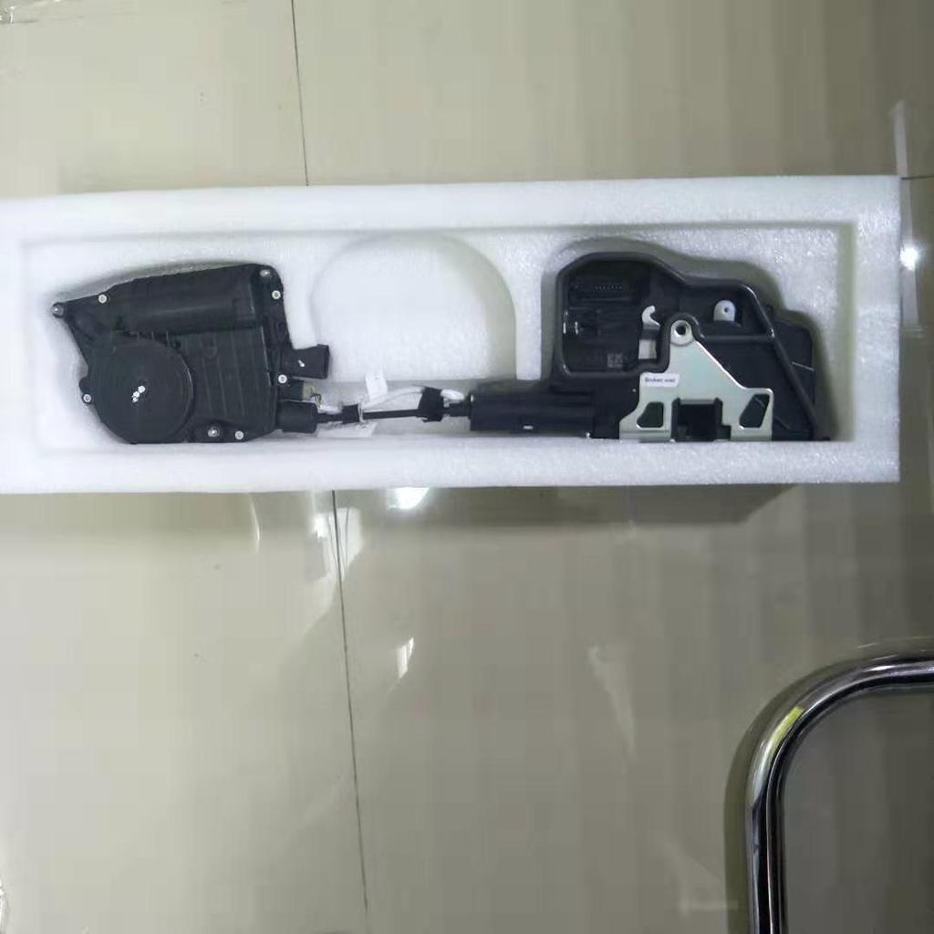 BMW 5 и 7 серии F10/F11/F01/F02 Сборка центрального замка двери, Полный комплект левый и правый