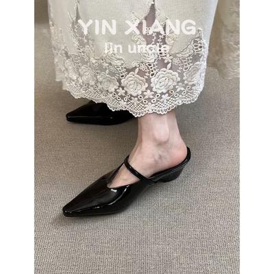 Версия из овчины~ Точечные толстые каблуки с острым носком, тапочки-шлепанцы с ремешком через подъем, увеличивающие рост изнутри, лето 2025, новинка, литературные