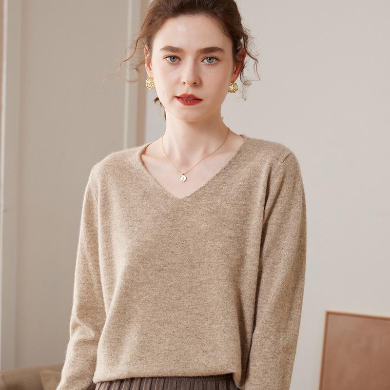 Seamless Pure Cashmere V-Neck Sweater for Women - Versatile, Loose Knit Pullover, Perfect for Autumn and Winter