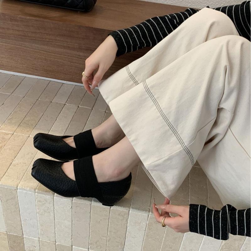 French retro Mary Jane shoes women's 2025 autumn new fashion temperament square head thick heel with skirt commuter shoes