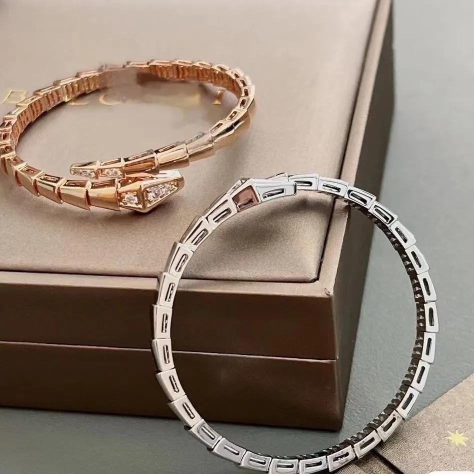 Открытый браслет 'Кость змеи' с головой и хвостом, легкая роскошь, змеиная голова, эластичный, штабелируемый браслет