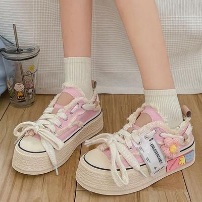 Старая школа, сложенные парусиновые туфли, женские потертые странные кроссовки, массивные кроссовки, женская уличная одежда, готическая девушка, кроссовки на высокой платформе