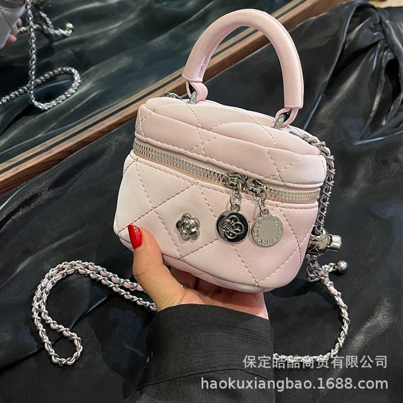 В этом году популярная маленькая женская сумка 2025 года, новая бриллиантовая цепочка, темпераментная мини-простая маленькая ароматная сумка кросс-боди