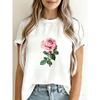 Белая футболка с цветочным принтом розовых роз для повседневной носки