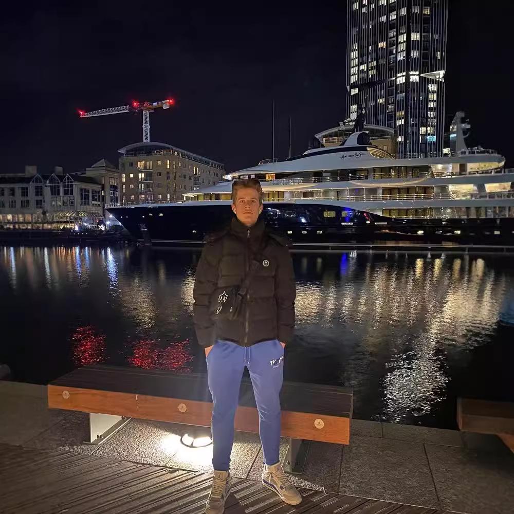 Мужская зимняя пуховая куртка с капюшоном и вышивкой Trapstar - Американский уличный хип-хоп стиль