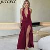 BITCED Летнее женское элегантное макси-платье с вырезом халтер и V-образным вырезом, соблазнительным разрезом и плиссированной спинкой без бретелей