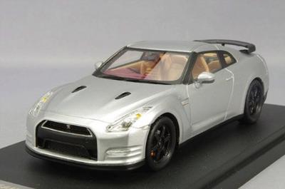 Nissan R35 2011 EGOIST Ultimate Metal Silver R Caramel Beige от WIT'S 1/43 GT-R Верх Красный/Низ [Сделано из смолы]