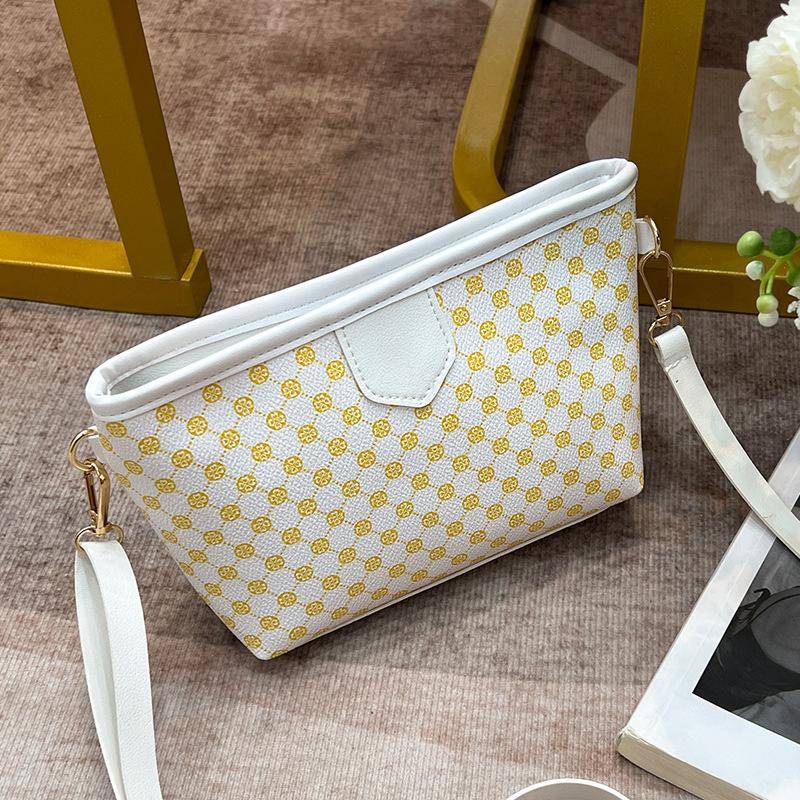 Women's bag fashionable new color contrasting messenger small square bag change small bag shoulder bag women's bag one piece