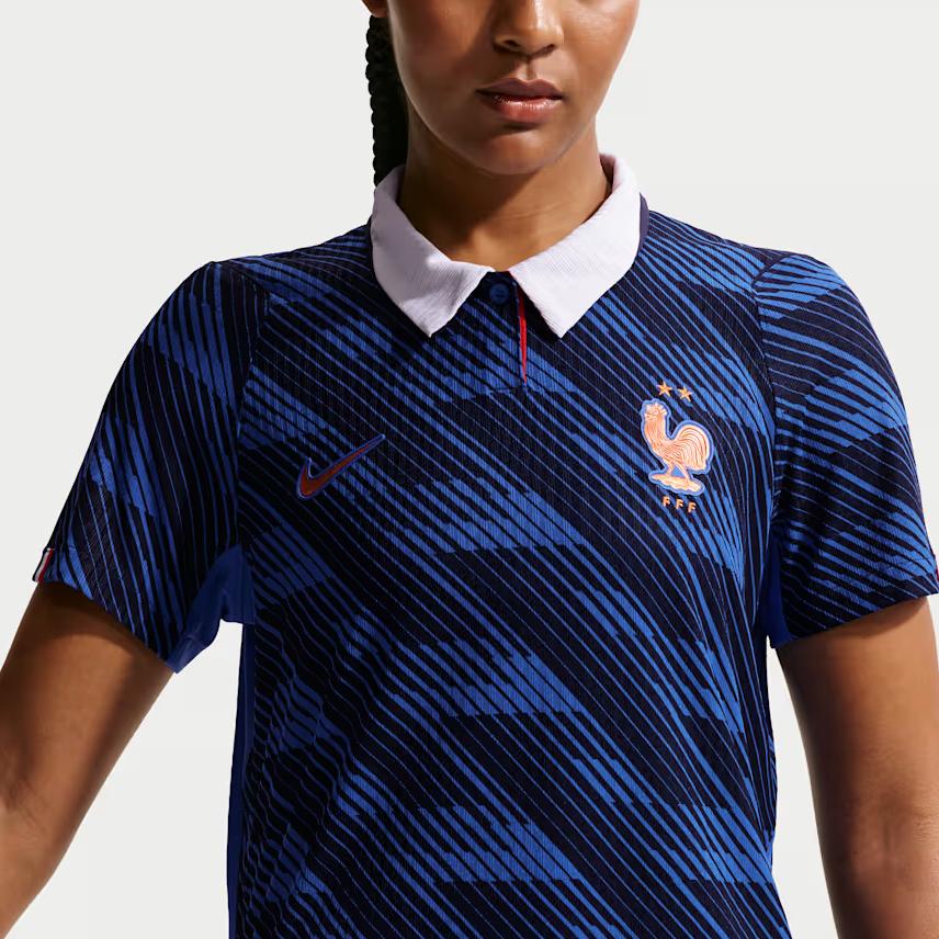 Nike Aero-Fit Сезон 2026/27 Домашняя игровая футболка сборной Франции Легкая Эластичная Дышащая Пуловер Короткий рукав Футбольная футболка IB5248-480